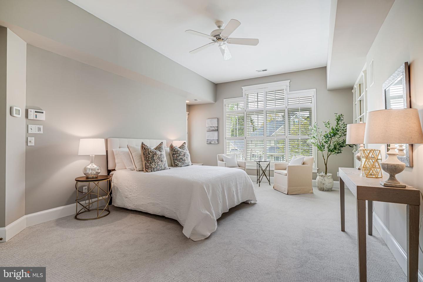 3102 N DINWIDDIE ST, ARLINGTON, Virginia 22207, 5 Bedrooms Bedrooms, ,4 BathroomsBathrooms,Residential,For sale,3102 N DINWIDDIE ST,VAAR2055142 MLS # VAAR2055142