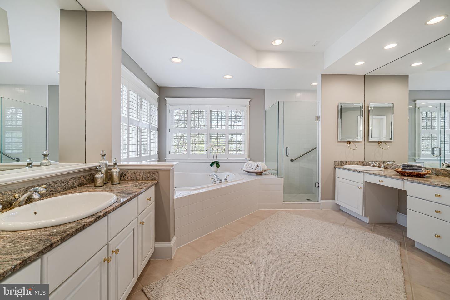 3102 N DINWIDDIE ST, ARLINGTON, Virginia 22207, 5 Bedrooms Bedrooms, ,4 BathroomsBathrooms,Residential,For sale,3102 N DINWIDDIE ST,VAAR2055142 MLS # VAAR2055142