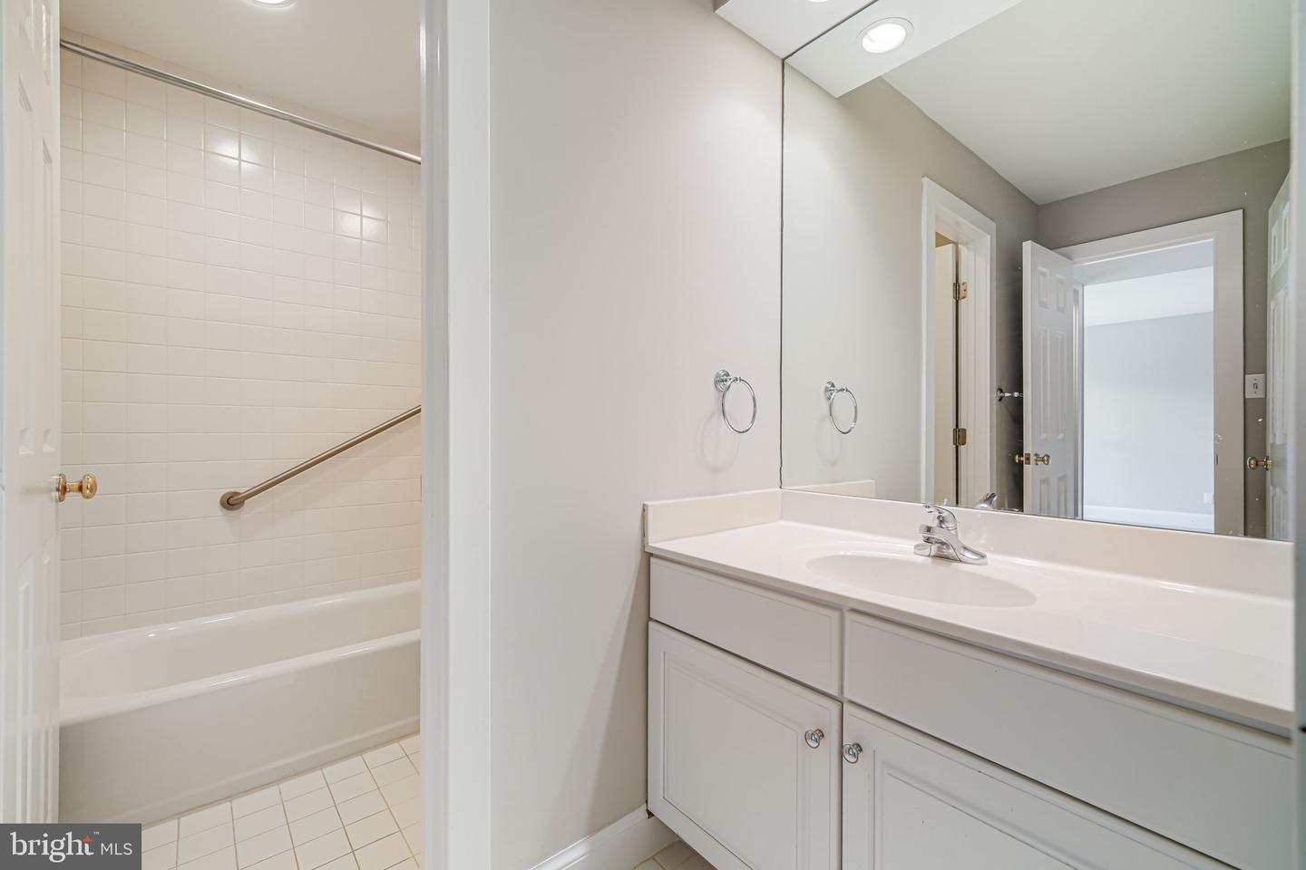 3102 N DINWIDDIE ST, ARLINGTON, Virginia 22207, 5 Bedrooms Bedrooms, ,4 BathroomsBathrooms,Residential,For sale,3102 N DINWIDDIE ST,VAAR2055142 MLS # VAAR2055142