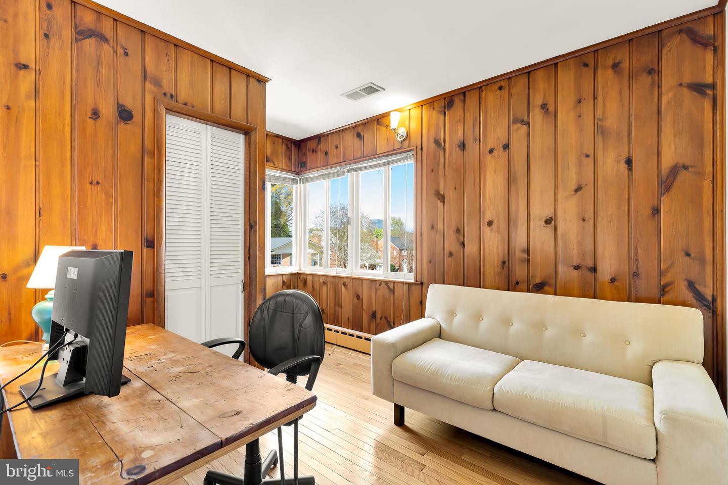 1034 22ND ST S, ARLINGTON, Virginia 22202, 3 Bedrooms Bedrooms, ,2 BathroomsBathrooms,Residential,For sale,1034 22ND ST S,VAAR2055212 MLS # VAAR2055212