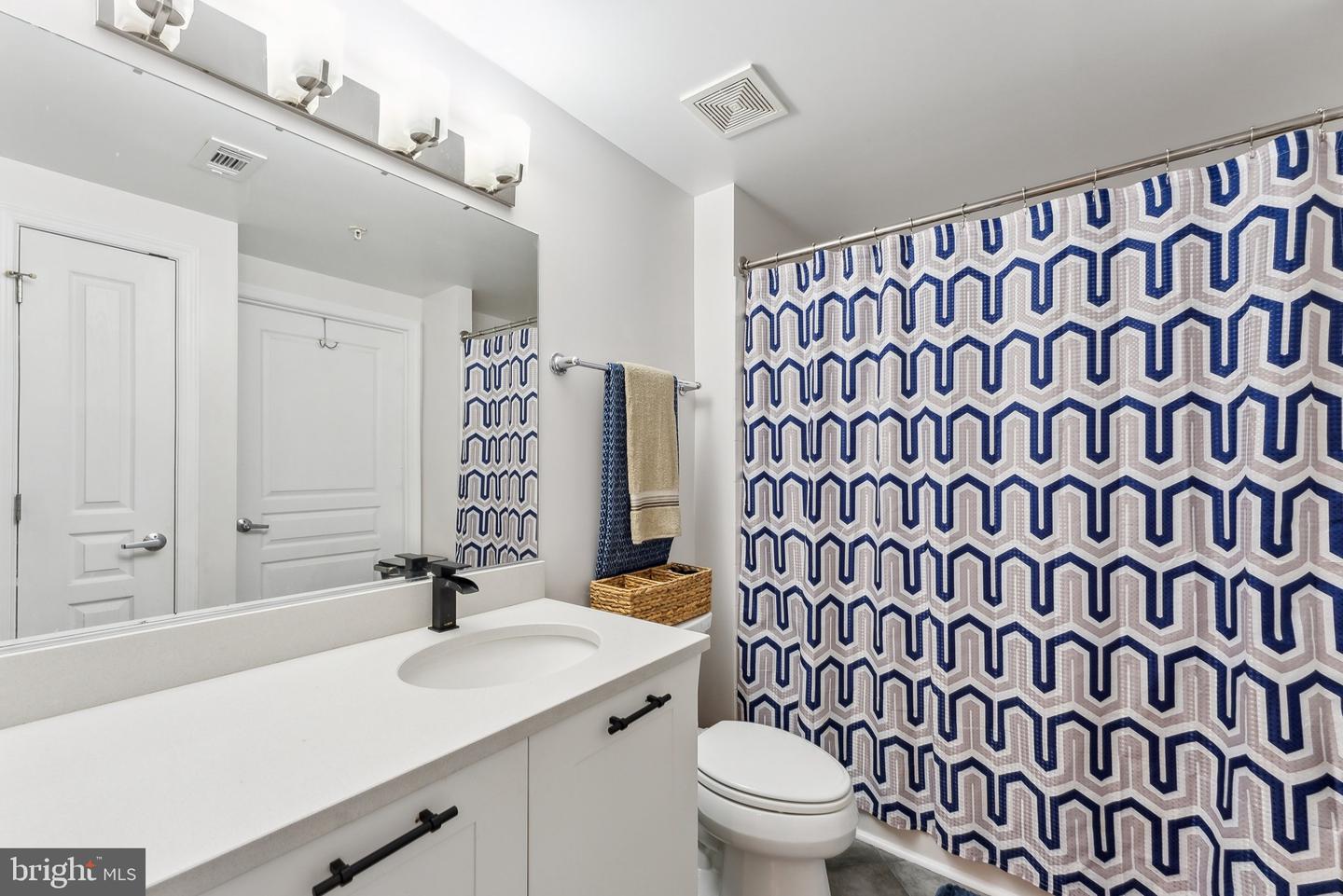 2451 MIDTOWN AVE #1221, ALEXANDRIA, Virginia 22303, 1 Bedroom Bedrooms, ,1 BathroomBathrooms,Residential,For sale,2451 MIDTOWN AVE #1221,VAFX2232680 MLS # VAFX2232680