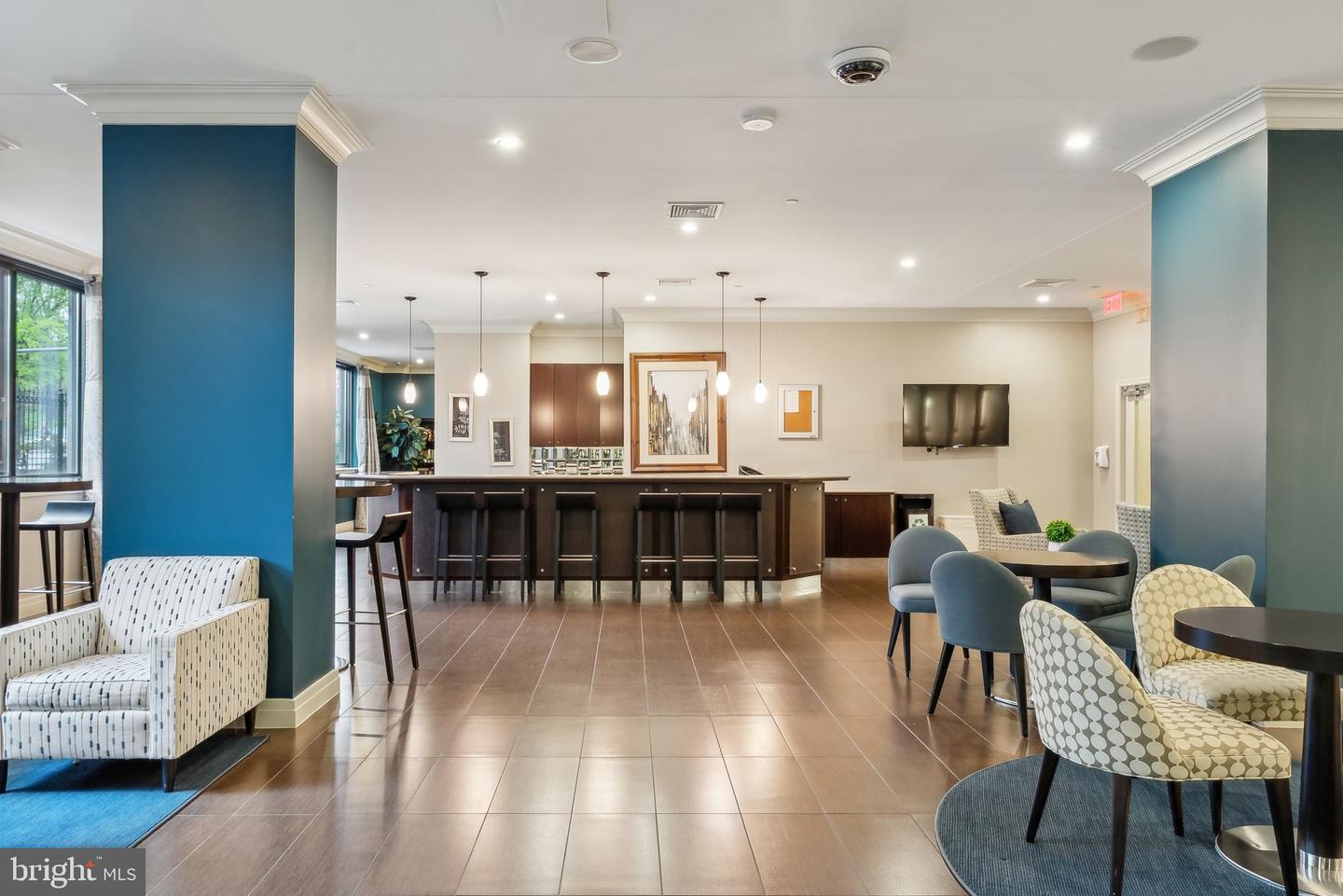 2451 MIDTOWN AVE #1221, ALEXANDRIA, Virginia 22303, 1 Bedroom Bedrooms, ,1 BathroomBathrooms,Residential,For sale,2451 MIDTOWN AVE #1221,VAFX2232680 MLS # VAFX2232680