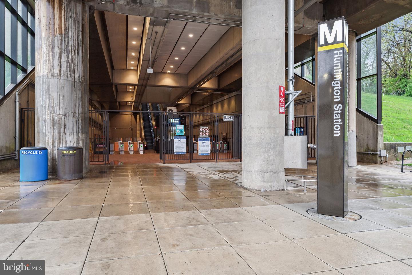 2451 MIDTOWN AVE #1221, ALEXANDRIA, Virginia 22303, 1 Bedroom Bedrooms, ,1 BathroomBathrooms,Residential,For sale,2451 MIDTOWN AVE #1221,VAFX2232680 MLS # VAFX2232680