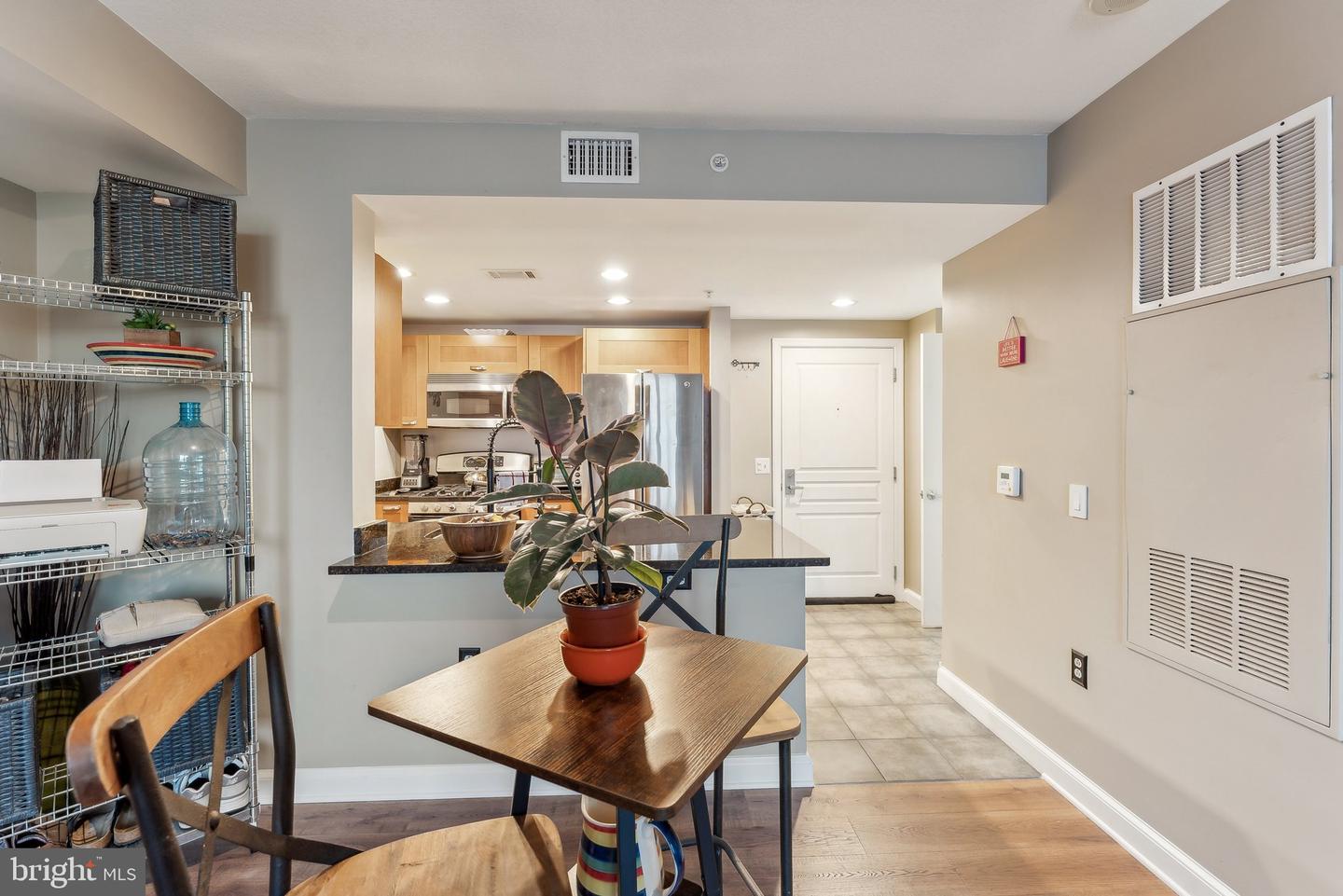 2451 MIDTOWN AVE #1221, ALEXANDRIA, Virginia 22303, 1 Bedroom Bedrooms, ,1 BathroomBathrooms,Residential,For sale,2451 MIDTOWN AVE #1221,VAFX2232680 MLS # VAFX2232680