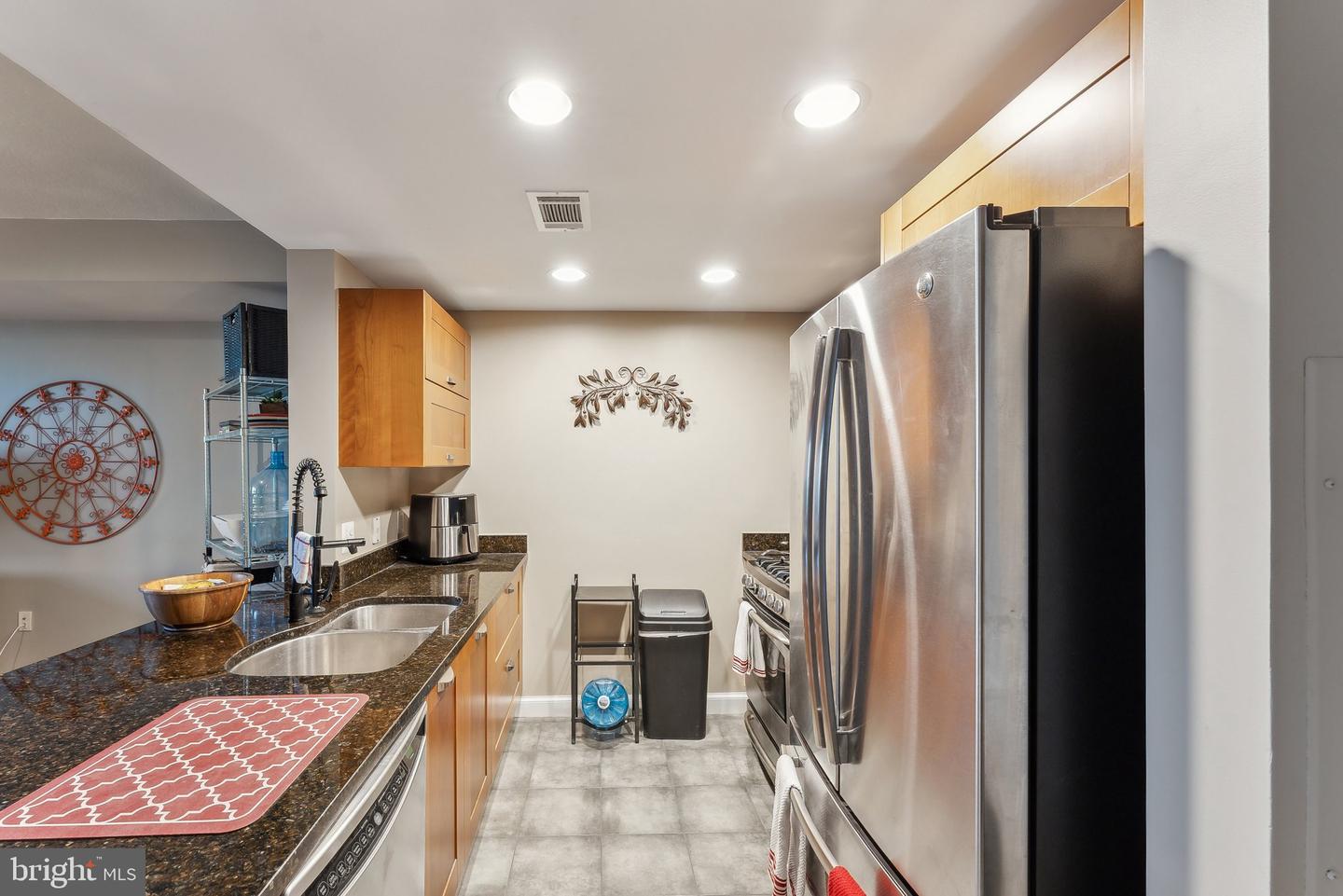 2451 MIDTOWN AVE #1221, ALEXANDRIA, Virginia 22303, 1 Bedroom Bedrooms, ,1 BathroomBathrooms,Residential,For sale,2451 MIDTOWN AVE #1221,VAFX2232680 MLS # VAFX2232680