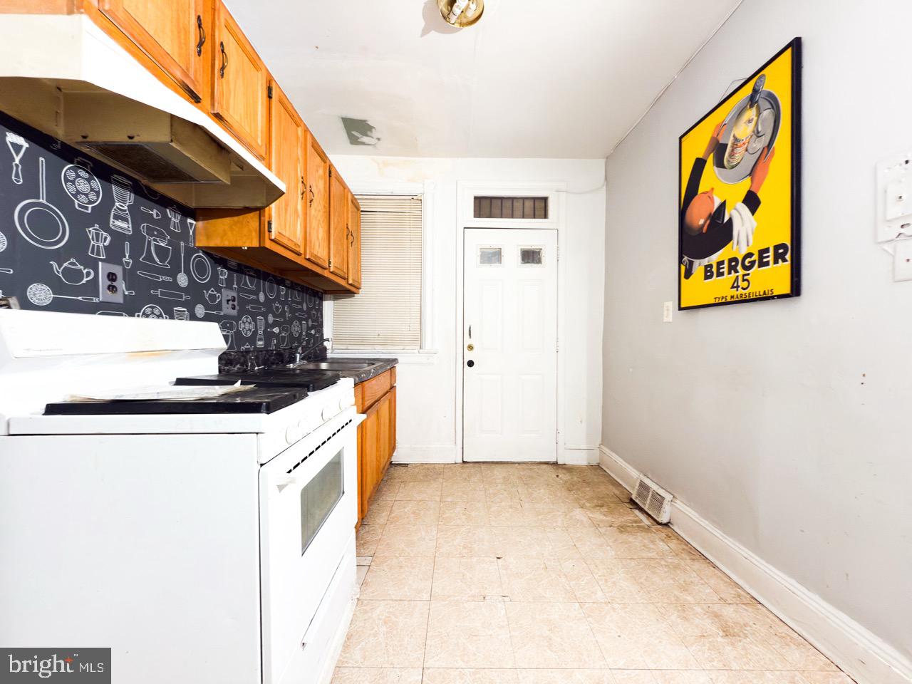 711 FLORIDA AVE NE, WASHINGTON, District Of Columbia 20002, 3 Bedrooms Bedrooms, ,2 BathroomsBathrooms,Residential,For sale,711 FLORIDA AVE NE,DCDC2194462 MLS # DCDC2194462