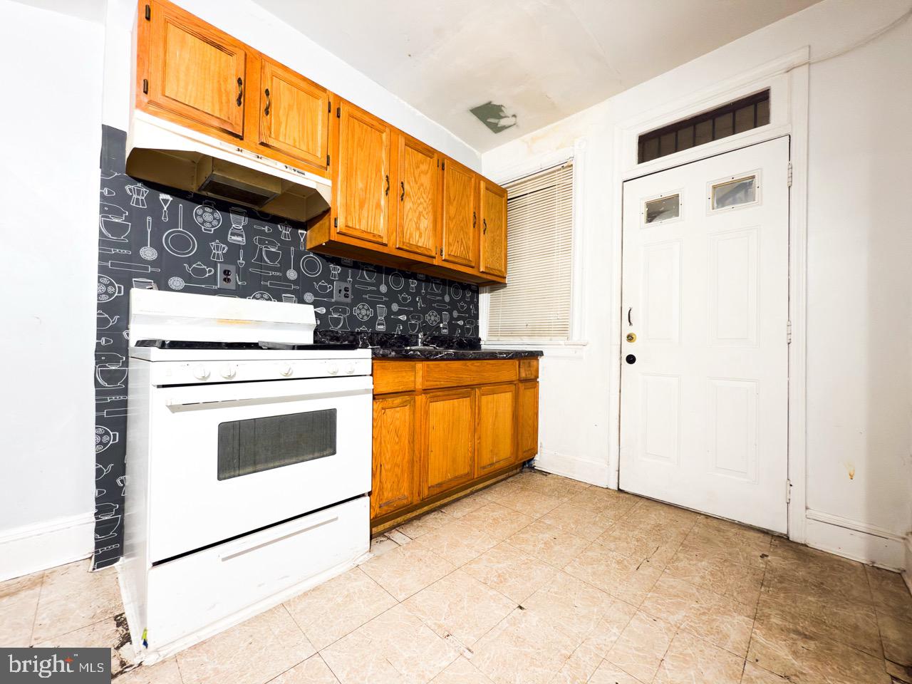 711 FLORIDA AVE NE, WASHINGTON, District Of Columbia 20002, 3 Bedrooms Bedrooms, ,2 BathroomsBathrooms,Residential,For sale,711 FLORIDA AVE NE,DCDC2194462 MLS # DCDC2194462