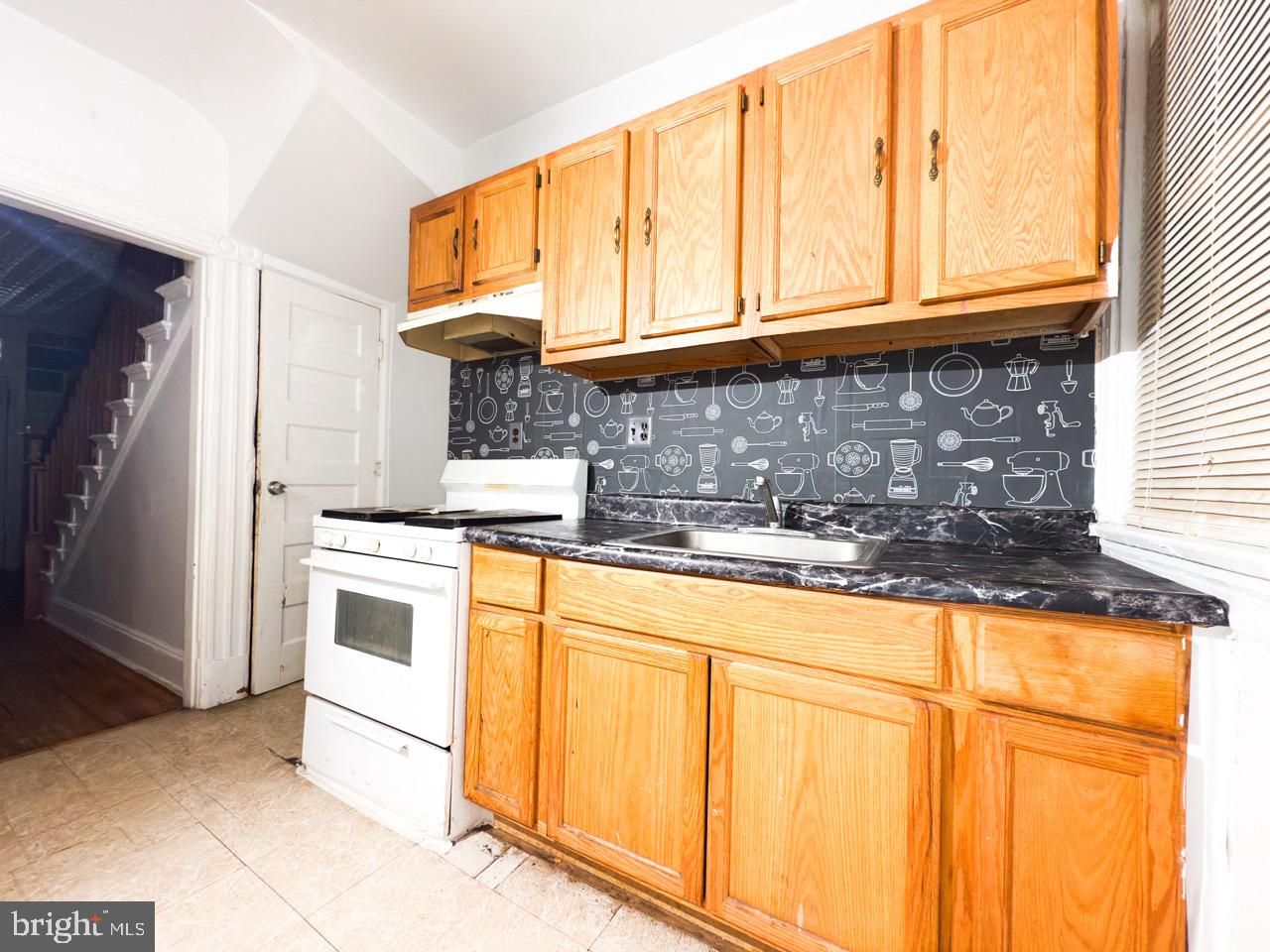 711 FLORIDA AVE NE, WASHINGTON, District Of Columbia 20002, 3 Bedrooms Bedrooms, ,2 BathroomsBathrooms,Residential,For sale,711 FLORIDA AVE NE,DCDC2194462 MLS # DCDC2194462