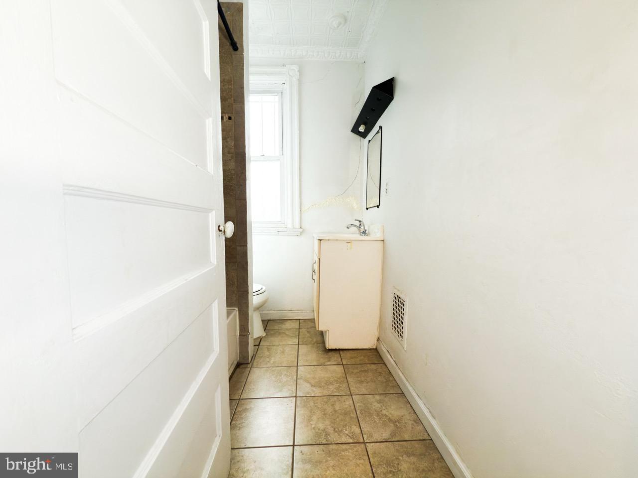 711 FLORIDA AVE NE, WASHINGTON, District Of Columbia 20002, 3 Bedrooms Bedrooms, ,2 BathroomsBathrooms,Residential,For sale,711 FLORIDA AVE NE,DCDC2194462 MLS # DCDC2194462