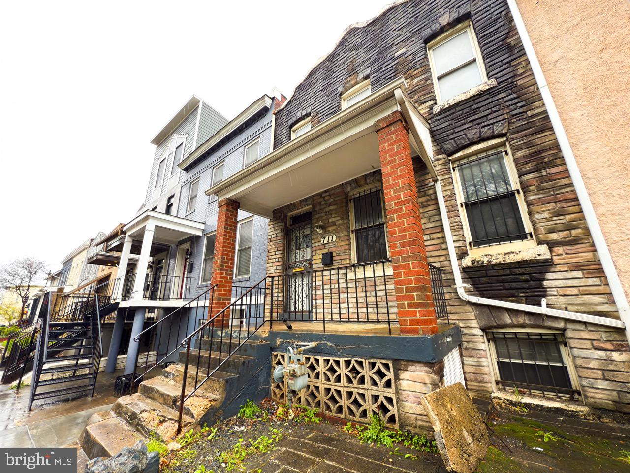 711 FLORIDA AVE NE, WASHINGTON, District Of Columbia 20002, 3 Bedrooms Bedrooms, ,2 BathroomsBathrooms,Residential,For sale,711 FLORIDA AVE NE,DCDC2194462 MLS # DCDC2194462