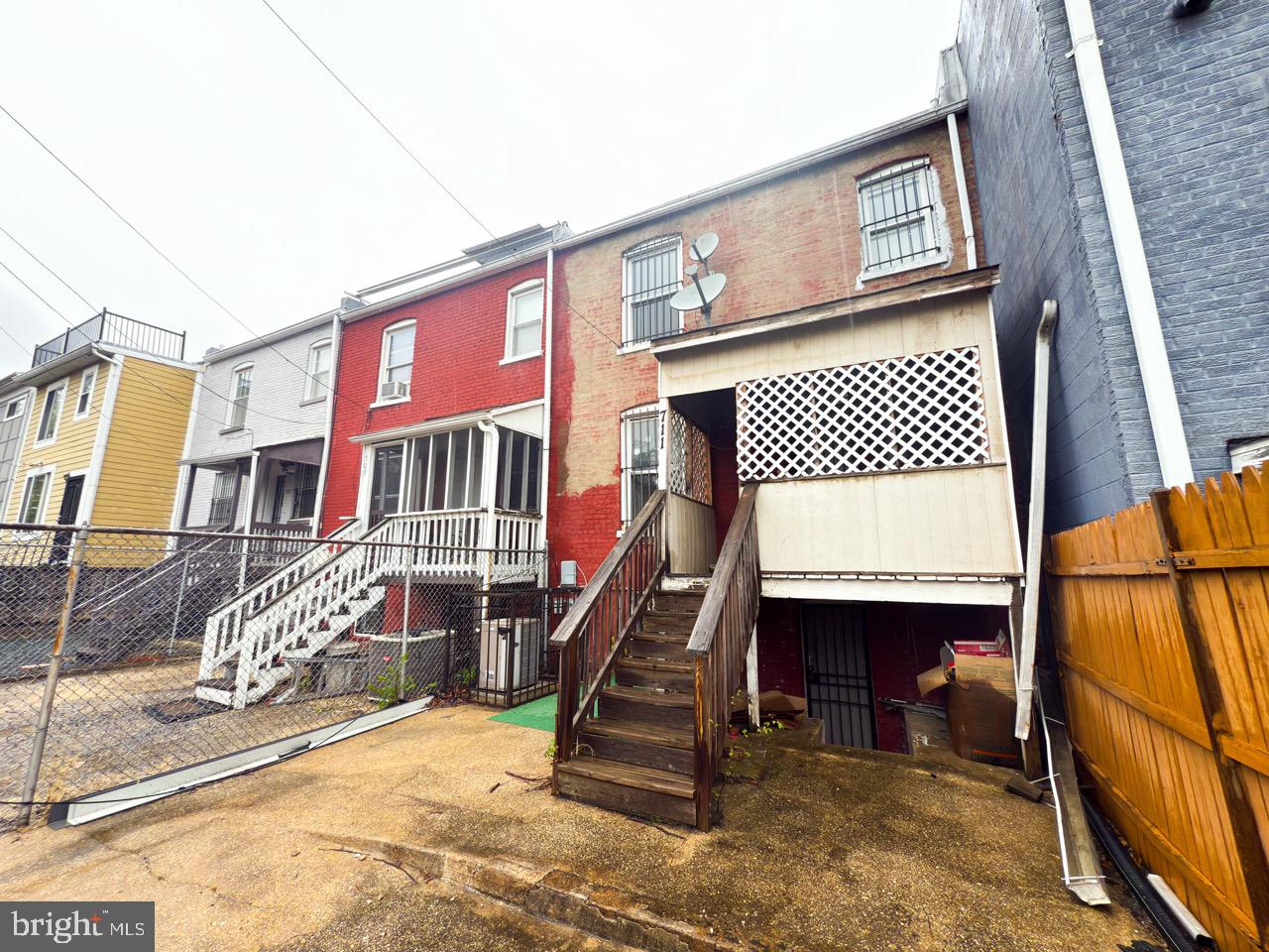 711 FLORIDA AVE NE, WASHINGTON, District Of Columbia 20002, 3 Bedrooms Bedrooms, ,2 BathroomsBathrooms,Residential,For sale,711 FLORIDA AVE NE,DCDC2194462 MLS # DCDC2194462