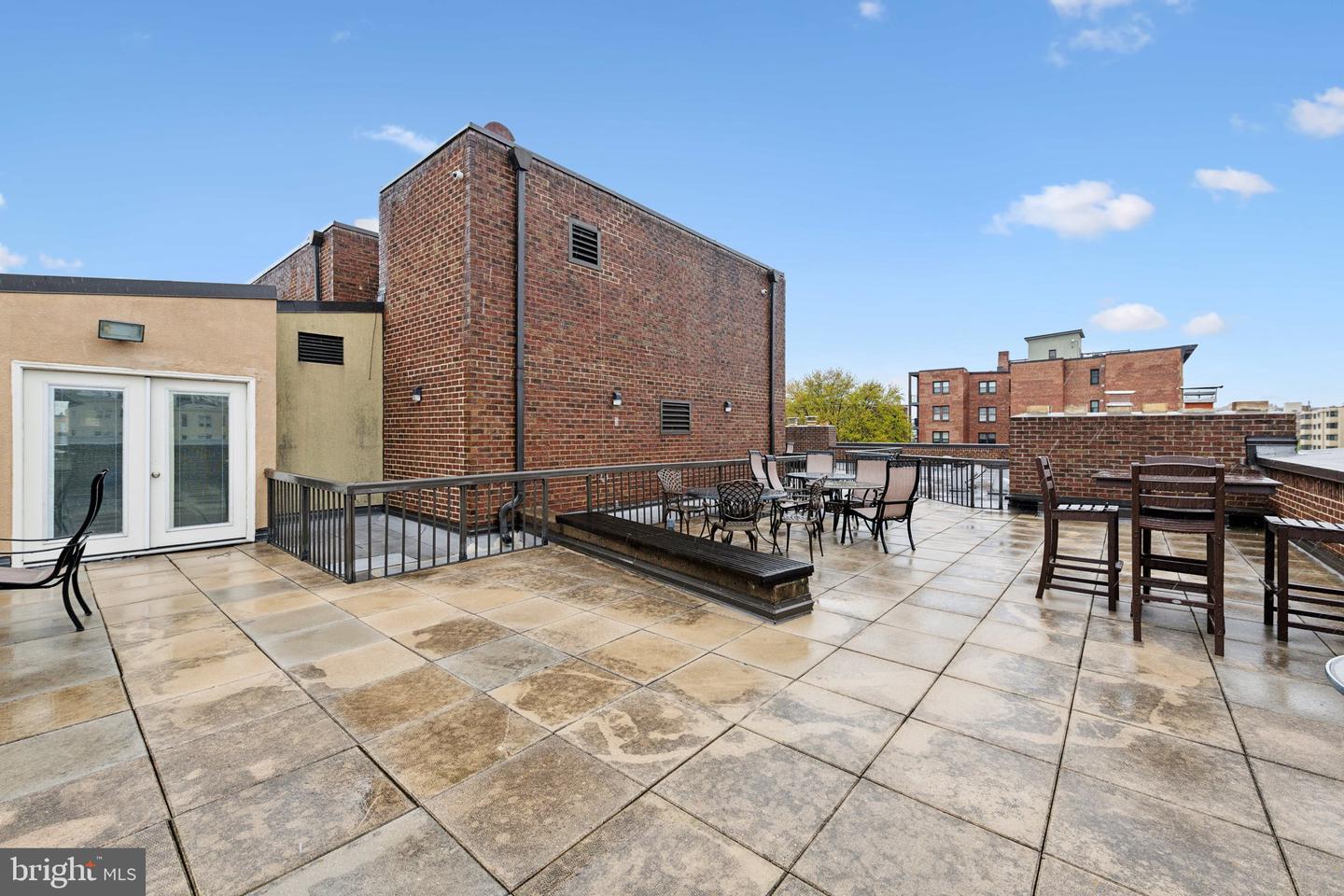 1700 17TH ST NW #403, WASHINGTON, District Of Columbia 20009, 1 Bedroom Bedrooms, 3 Rooms Rooms,1 BathroomBathrooms,Residential,For sale,1700 17TH ST NW #403,DCDC2194474 MLS # DCDC2194474