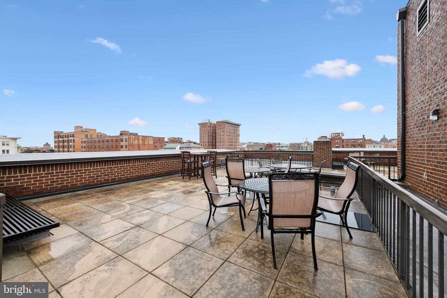 1700 17TH ST NW #403, WASHINGTON, District Of Columbia 20009, 1 Bedroom Bedrooms, 3 Rooms Rooms,1 BathroomBathrooms,Residential,For sale,1700 17TH ST NW #403,DCDC2194474 MLS # DCDC2194474