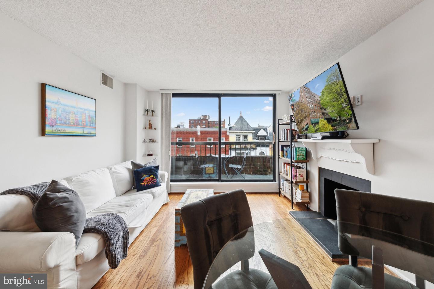 1700 17TH ST NW #403, WASHINGTON, District Of Columbia 20009, 1 Bedroom Bedrooms, 3 Rooms Rooms,1 BathroomBathrooms,Residential,For sale,1700 17TH ST NW #403,DCDC2194474 MLS # DCDC2194474