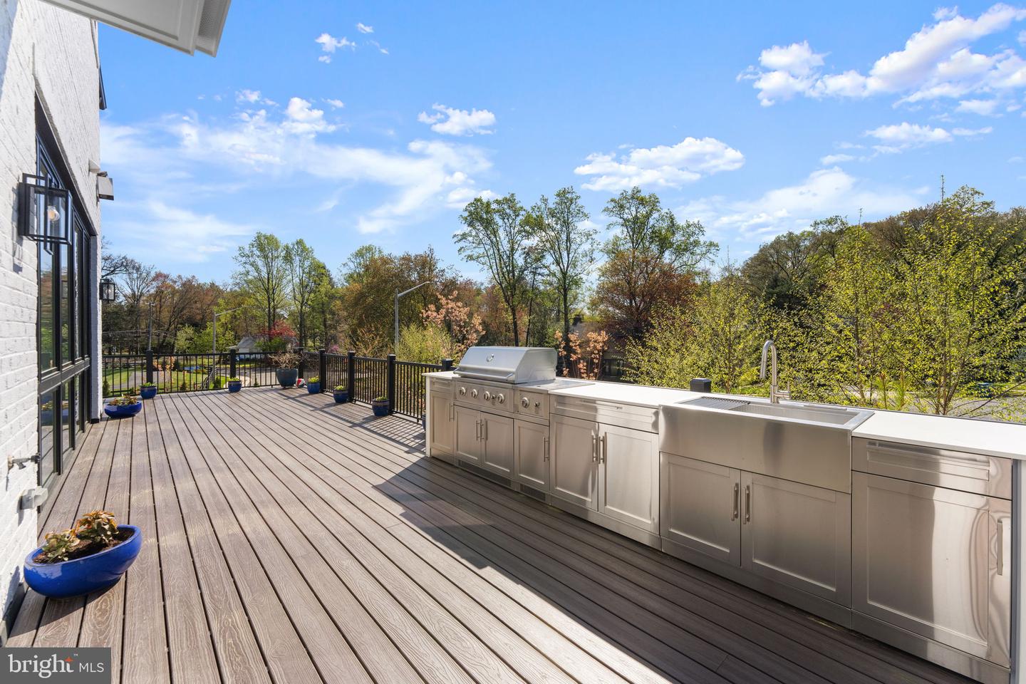 6501 HALLS FARM LN, MCLEAN, Virginia 22101, 5 Bedrooms Bedrooms, 4 Rooms Rooms,6 BathroomsBathrooms,Residential,For sale,6501 HALLS FARM LN,VAFX2232982 MLS # VAFX2232982