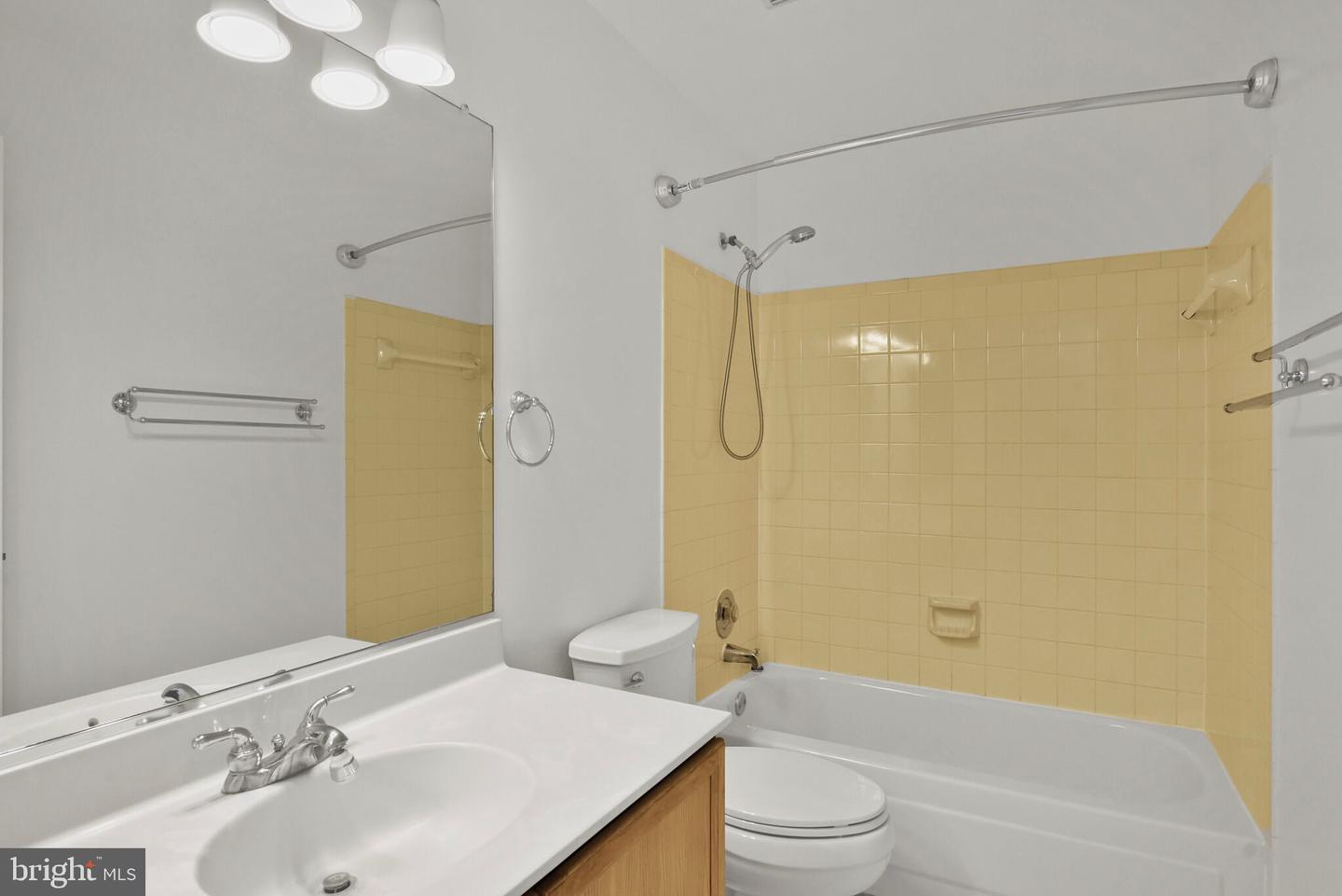 11025 SENTRY RIDGE RD, MANASSAS, Virginia 20109, 2 Bedrooms Bedrooms, ,2 BathroomsBathrooms,Residential,For sale,11025 SENTRY RIDGE RD,VAPW2091538 MLS # VAPW2091538