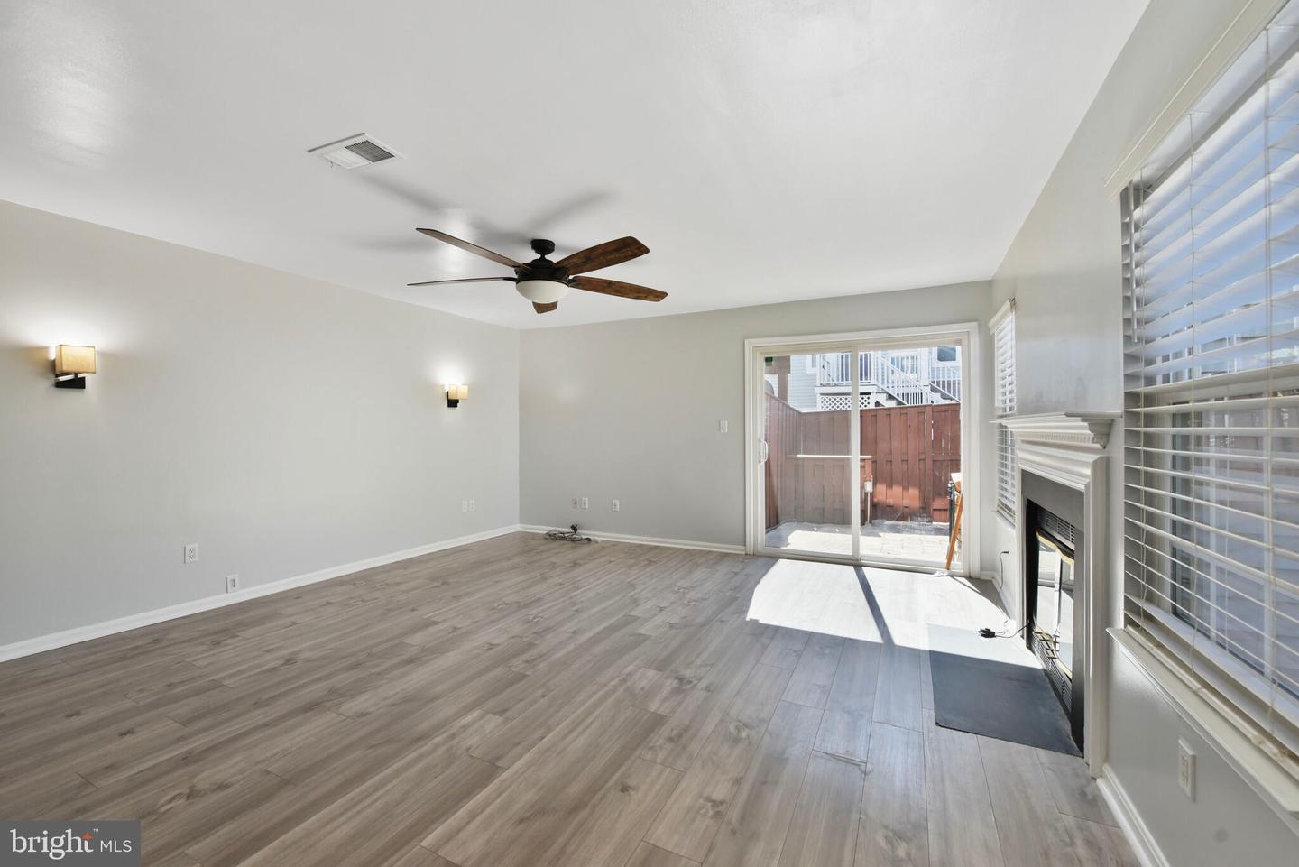 11025 SENTRY RIDGE RD, MANASSAS, Virginia 20109, 2 Bedrooms Bedrooms, ,2 BathroomsBathrooms,Residential,For sale,11025 SENTRY RIDGE RD,VAPW2091538 MLS # VAPW2091538