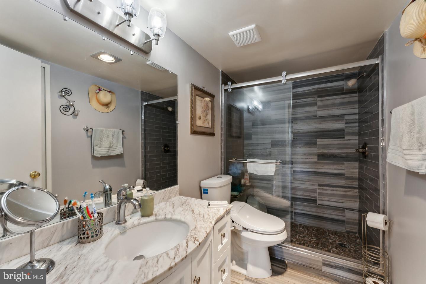 1800 OLD MEADOW RD #1204, MCLEAN, Virginia 22102, 2 Bedrooms Bedrooms, ,2 BathroomsBathrooms,Residential,For sale,1800 OLD MEADOW RD #1204,VAFX2233246 MLS # VAFX2233246