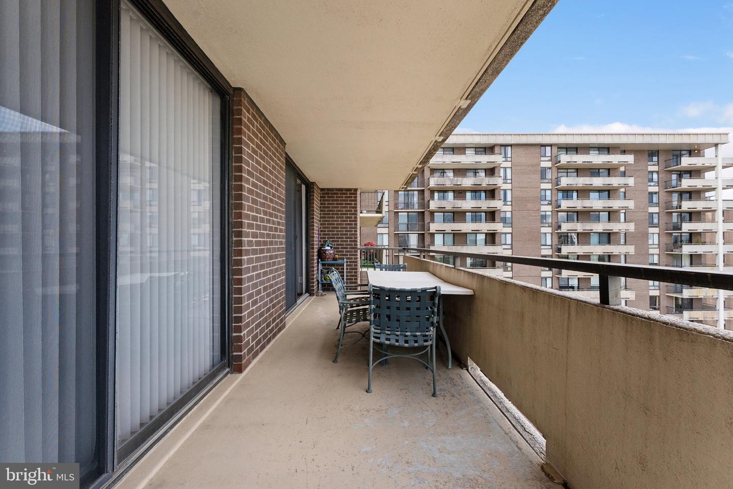 1800 OLD MEADOW RD #1204, MCLEAN, Virginia 22102, 2 Bedrooms Bedrooms, ,2 BathroomsBathrooms,Residential,For sale,1800 OLD MEADOW RD #1204,VAFX2233246 MLS # VAFX2233246