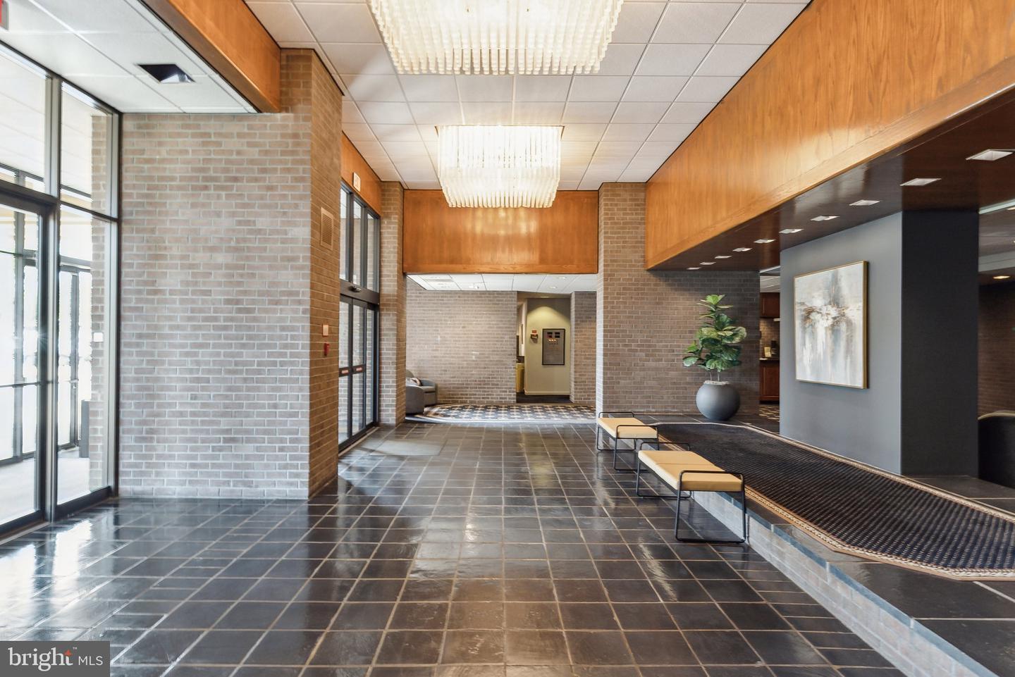 1800 OLD MEADOW RD #1204, MCLEAN, Virginia 22102, 2 Bedrooms Bedrooms, ,2 BathroomsBathrooms,Residential,For sale,1800 OLD MEADOW RD #1204,VAFX2233246 MLS # VAFX2233246