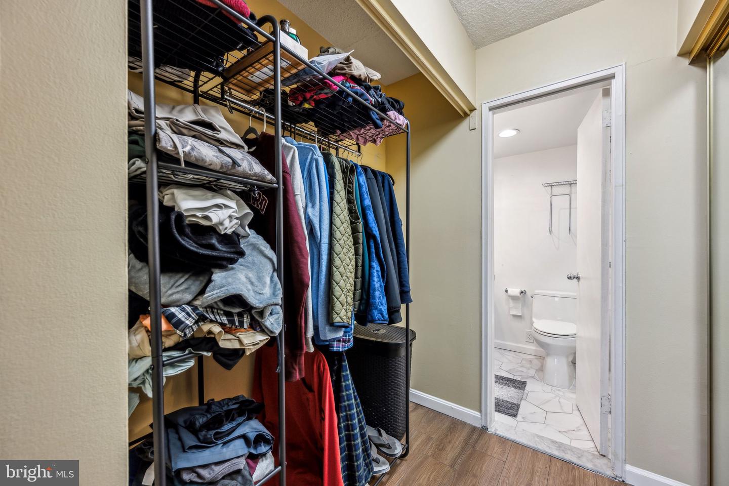 4600 S FOUR MILE RUN DR #1216, ARLINGTON, Virginia 22204, 2 Bedrooms Bedrooms, ,2 BathroomsBathrooms,Residential,For sale,4600 S FOUR MILE RUN DR #1216,VAAR2055868 MLS # VAAR2055868