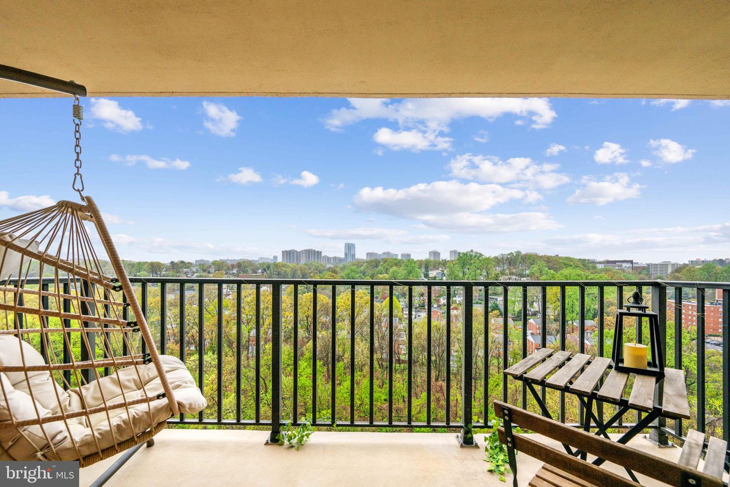 4600 S FOUR MILE RUN DR #1216, ARLINGTON, Virginia 22204, 2 Bedrooms Bedrooms, ,2 BathroomsBathrooms,Residential,For sale,4600 S FOUR MILE RUN DR #1216,VAAR2055868 MLS # VAAR2055868