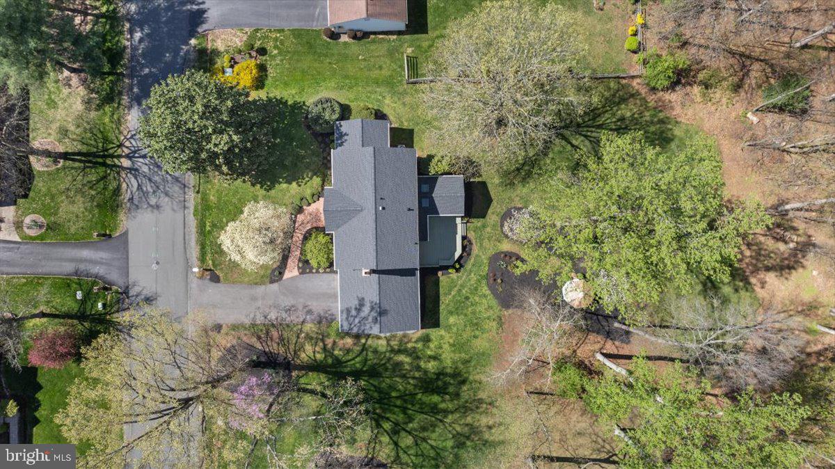 905 HOLLY CREEK DR, GREAT FALLS, Virginia 22066, 5 Bedrooms Bedrooms, ,3 BathroomsBathrooms,Residential,For sale,905 HOLLY CREEK DR,VAFX2233526 MLS # VAFX2233526