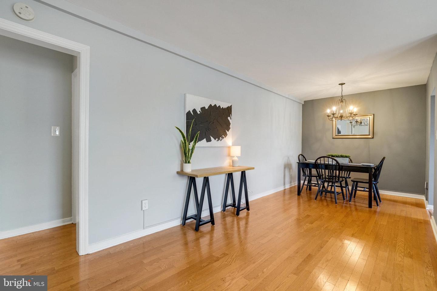 5010 COLUMBIA PIKE #4, ARLINGTON, Virginia 22204, 1 Bedroom Bedrooms, ,1 BathroomBathrooms,Residential,For sale,5010 COLUMBIA PIKE #4,VAAR2055958 MLS # VAAR2055958