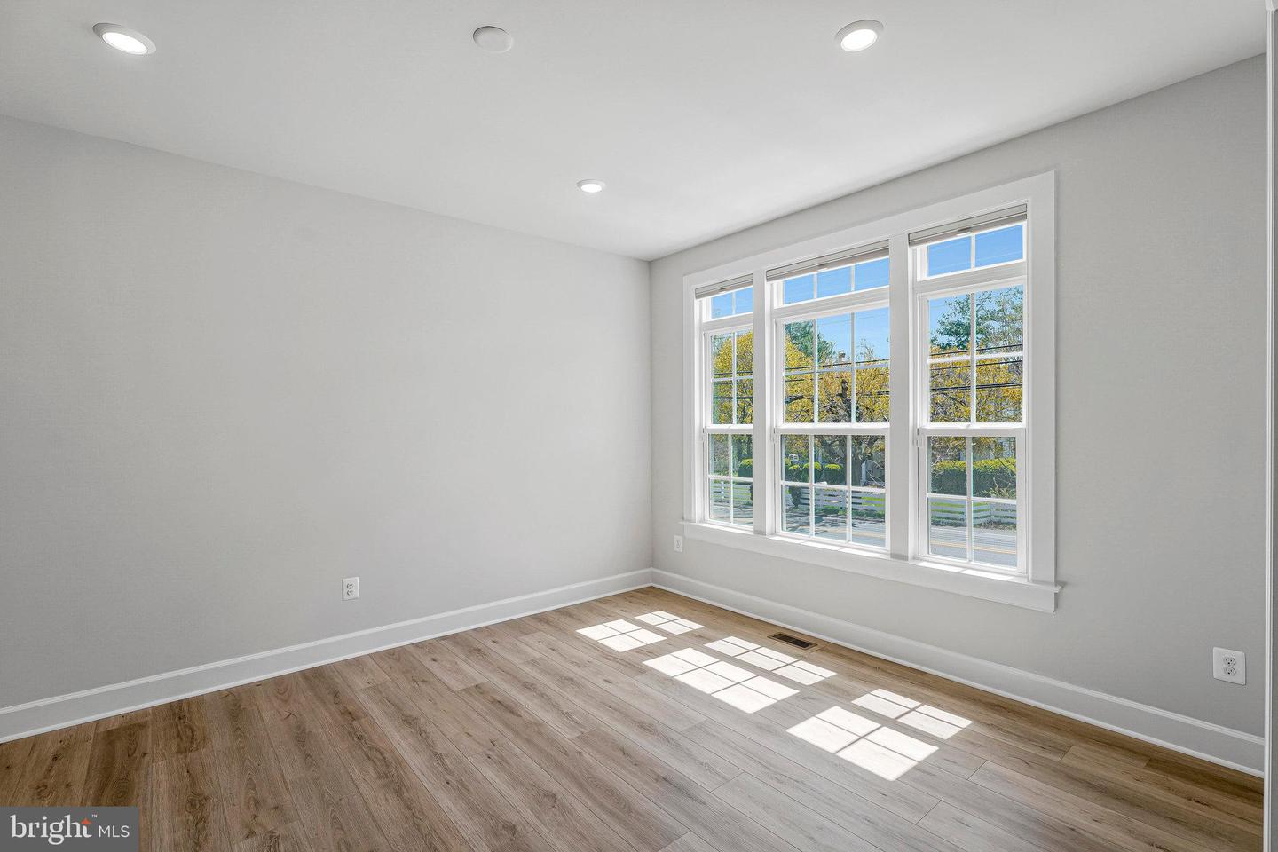 10606 CEDAR AVE, FAIRFAX, Virginia 22030, 6 Bedrooms Bedrooms, ,6 BathroomsBathrooms,Residential,For sale,10606 CEDAR AVE,VAFX2233774 MLS # VAFX2233774
