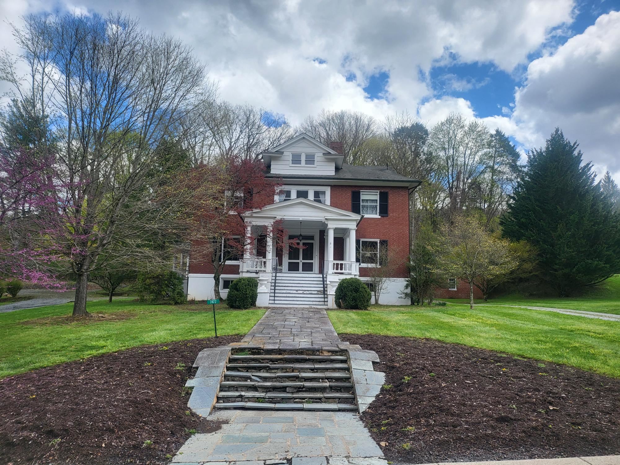 7472 SAM SNEAD HWY, HOT SPRINGS, Virginia 24445, 5 Bedrooms Bedrooms, ,4 BathroomsBathrooms,Residential,Red Brick Beauty,7472 SAM SNEAD HWY,663305 MLS # 663305
