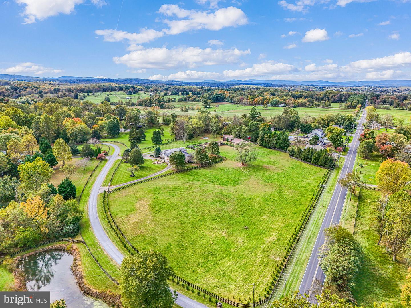 23333 FOUR CHIMNEYS LN, MIDDLEBURG, Virginia 20117, 4 Bedrooms Bedrooms, ,7 BathroomsBathrooms,Residential,For sale,23333 FOUR CHIMNEYS LN,VALO2088950 MLS # VALO2088950