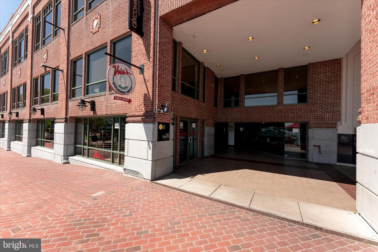733 S FAYETTE ST, ALEXANDRIA, Virginia 22314, 3 Bedrooms Bedrooms, ,2 BathroomsBathrooms,Residential,For sale,733 S FAYETTE ST,VAAX2043080 MLS # VAAX2043080