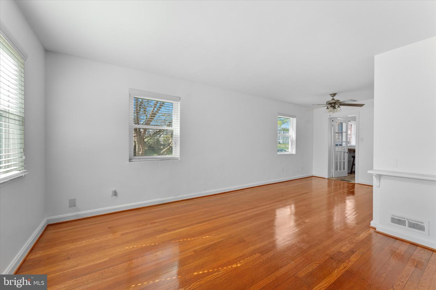 733 S FAYETTE ST, ALEXANDRIA, Virginia 22314, 3 Bedrooms Bedrooms, ,2 BathroomsBathrooms,Residential,For sale,733 S FAYETTE ST,VAAX2043080 MLS # VAAX2043080