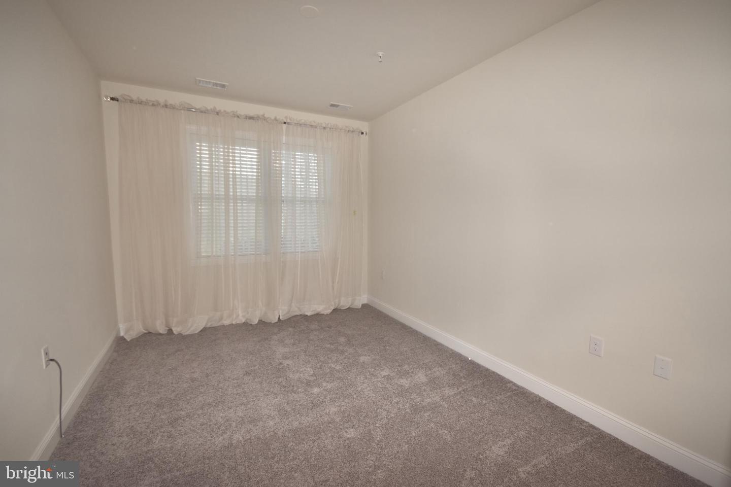 15130 HEATHER MILL LN #102, HAYMARKET, Virginia 20169, 2 Bedrooms Bedrooms, ,2 BathroomsBathrooms,Residential,For sale,15130 HEATHER MILL LN #102,VAPW2090502 MLS # VAPW2090502