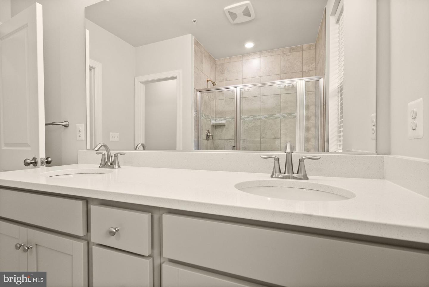 43361 RADFORD DIVIDE TER, ASHBURN, Virginia 20148, 3 Bedrooms Bedrooms, ,2 BathroomsBathrooms,Residential,For sale,43361 RADFORD DIVIDE TER,VALO2092280 MLS # VALO2092280