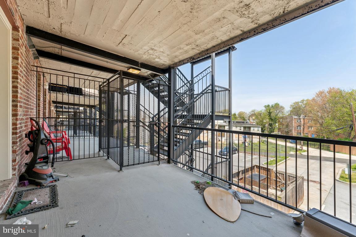 1712 W ST SE #18, WASHINGTON, District Of Columbia 20020, 2 Bedrooms Bedrooms, ,2 BathroomsBathrooms,Residential,For sale,1712 W ST SE #18,DCDC2193548 MLS # DCDC2193548