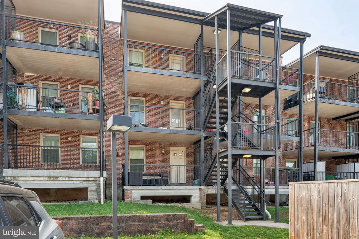1712 W ST SE #18, WASHINGTON, District Of Columbia 20020, 2 Bedrooms Bedrooms, ,2 BathroomsBathrooms,Residential,For sale,1712 W ST SE #18,DCDC2193548 MLS # DCDC2193548