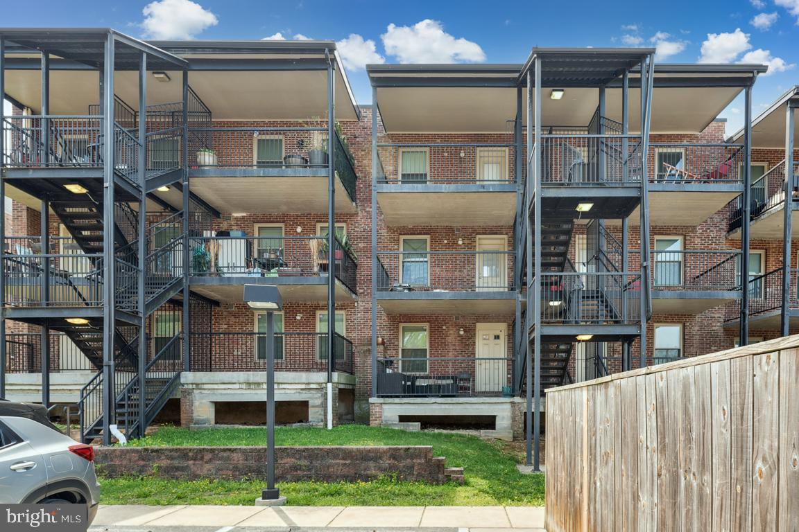 1712 W ST SE #18, WASHINGTON, District Of Columbia 20020, 2 Bedrooms Bedrooms, ,2 BathroomsBathrooms,Residential,For sale,1712 W ST SE #18,DCDC2193548 MLS # DCDC2193548
