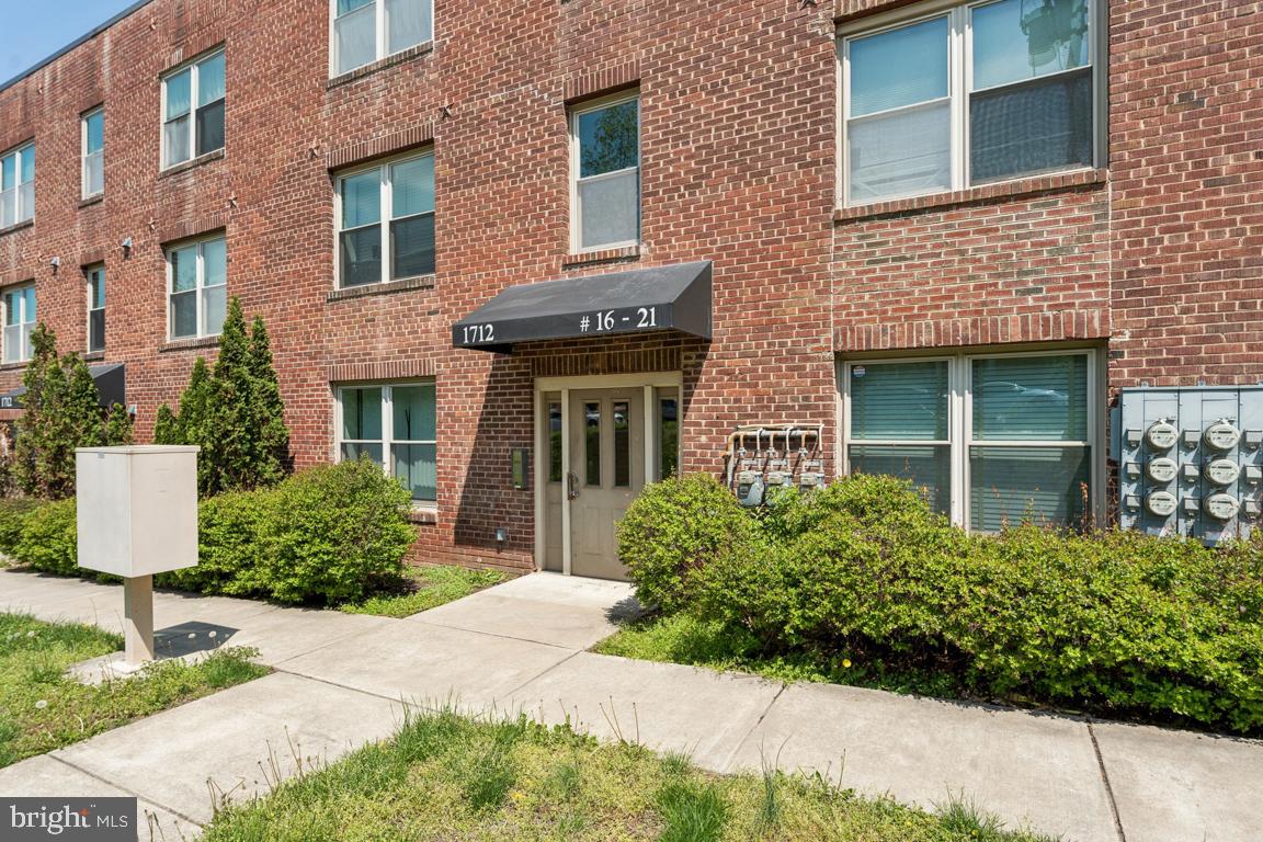 1712 W ST SE #18, WASHINGTON, District Of Columbia 20020, 2 Bedrooms Bedrooms, ,2 BathroomsBathrooms,Residential,For sale,1712 W ST SE #18,DCDC2193548 MLS # DCDC2193548
