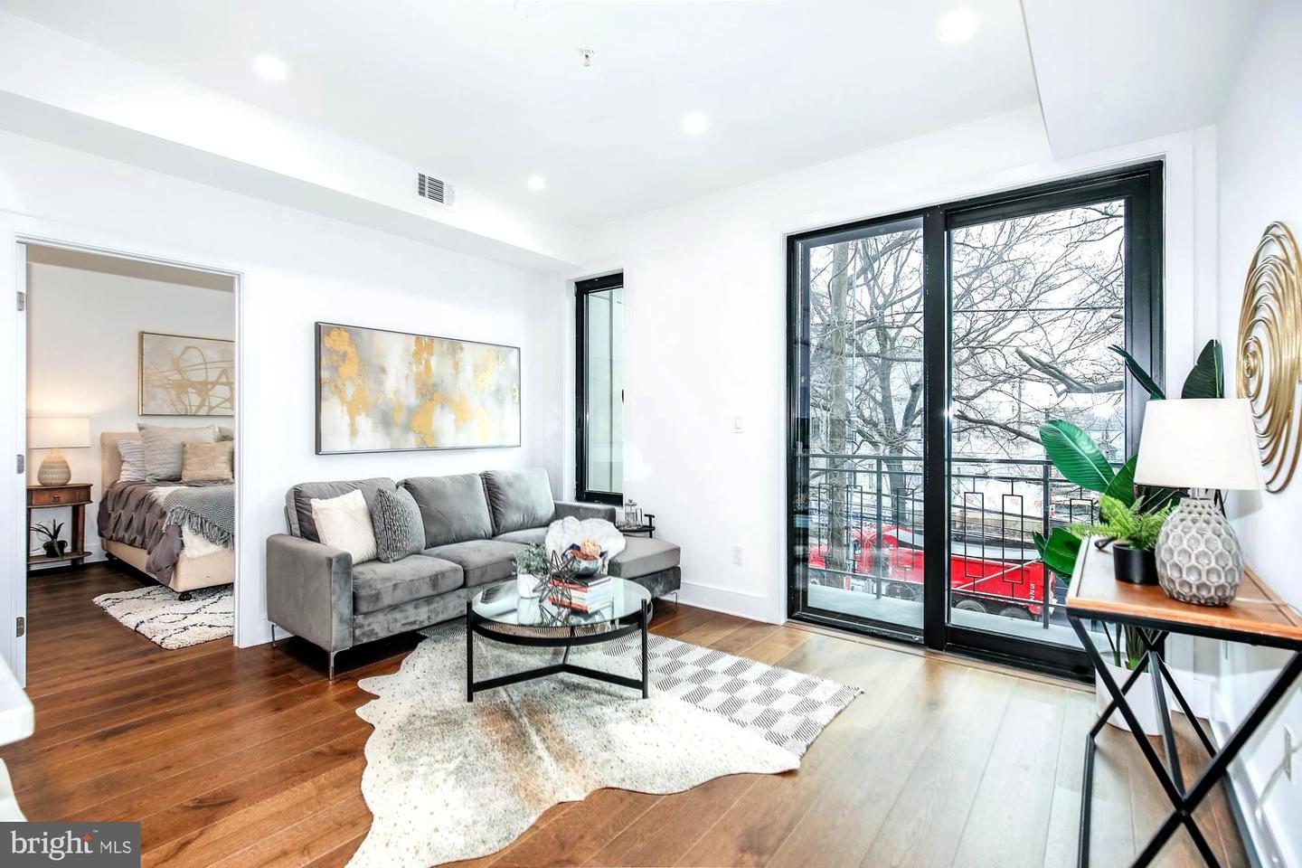 1002 RHODE ISLAND AVE NE #3, WASHINGTON, District Of Columbia 20018, 2 Bedrooms Bedrooms, ,2 BathroomsBathrooms,Residential,For sale,1002 RHODE ISLAND AVE NE #3,DCDC2195188 MLS # DCDC2195188