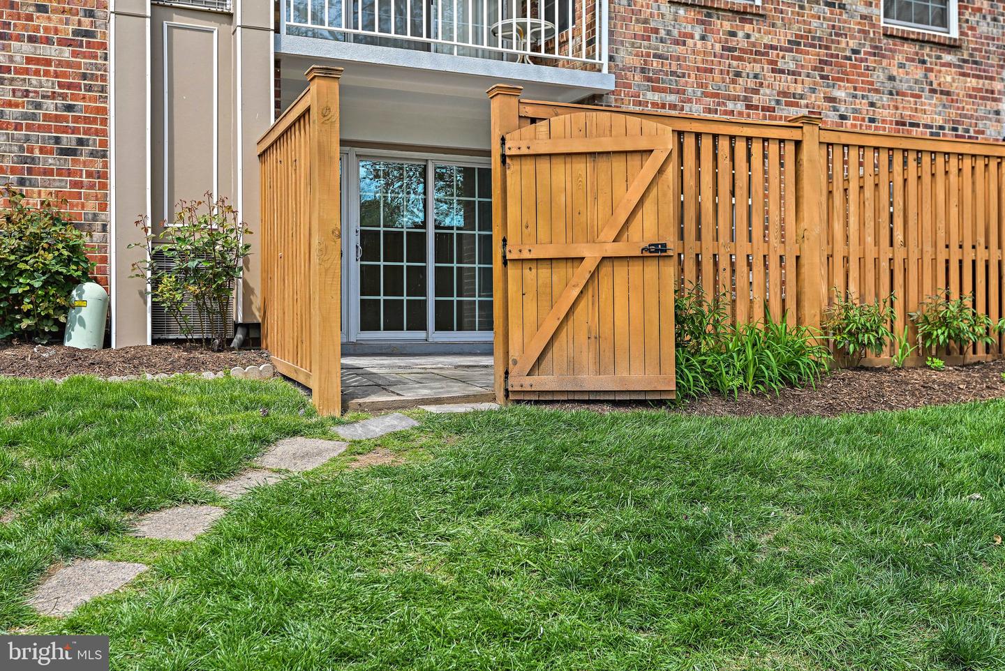 1954 KENNEDY DR #T3, MCLEAN, Virginia 22102, 2 Bedrooms Bedrooms, ,1 BathroomBathrooms,Residential,For sale,1954 KENNEDY DR #T3,VAFX2233806 MLS # VAFX2233806