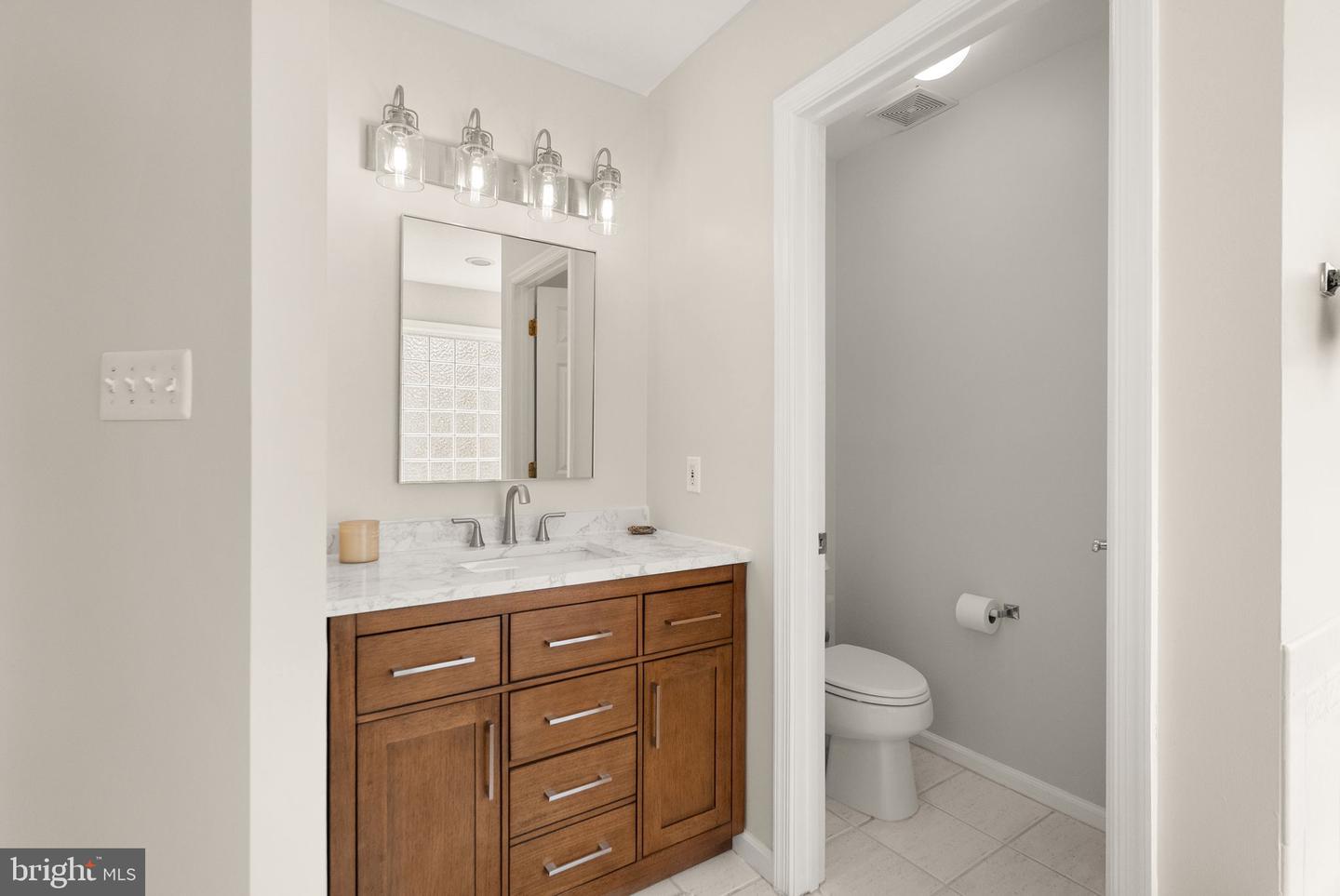 11820 POPES HEAD RD, FAIRFAX, Virginia 22030, 5 Bedrooms Bedrooms, ,4 BathroomsBathrooms,Residential,For sale,11820 POPES HEAD RD,VAFX2234476 MLS # VAFX2234476