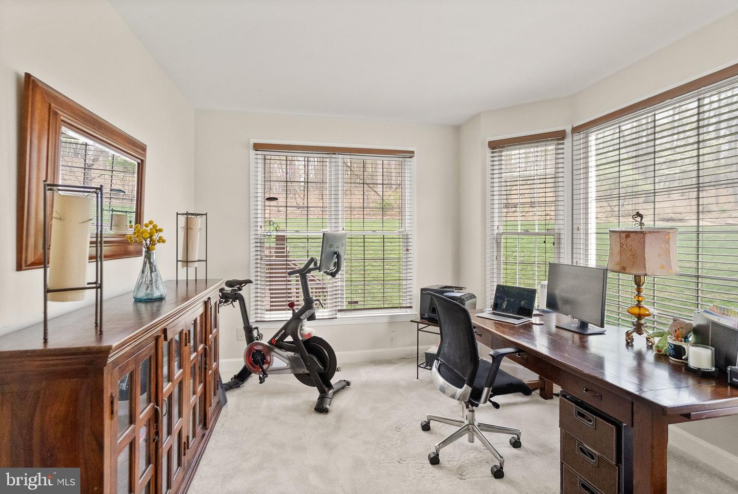 11820 POPES HEAD RD, FAIRFAX, Virginia 22030, 5 Bedrooms Bedrooms, ,4 BathroomsBathrooms,Residential,For sale,11820 POPES HEAD RD,VAFX2234476 MLS # VAFX2234476