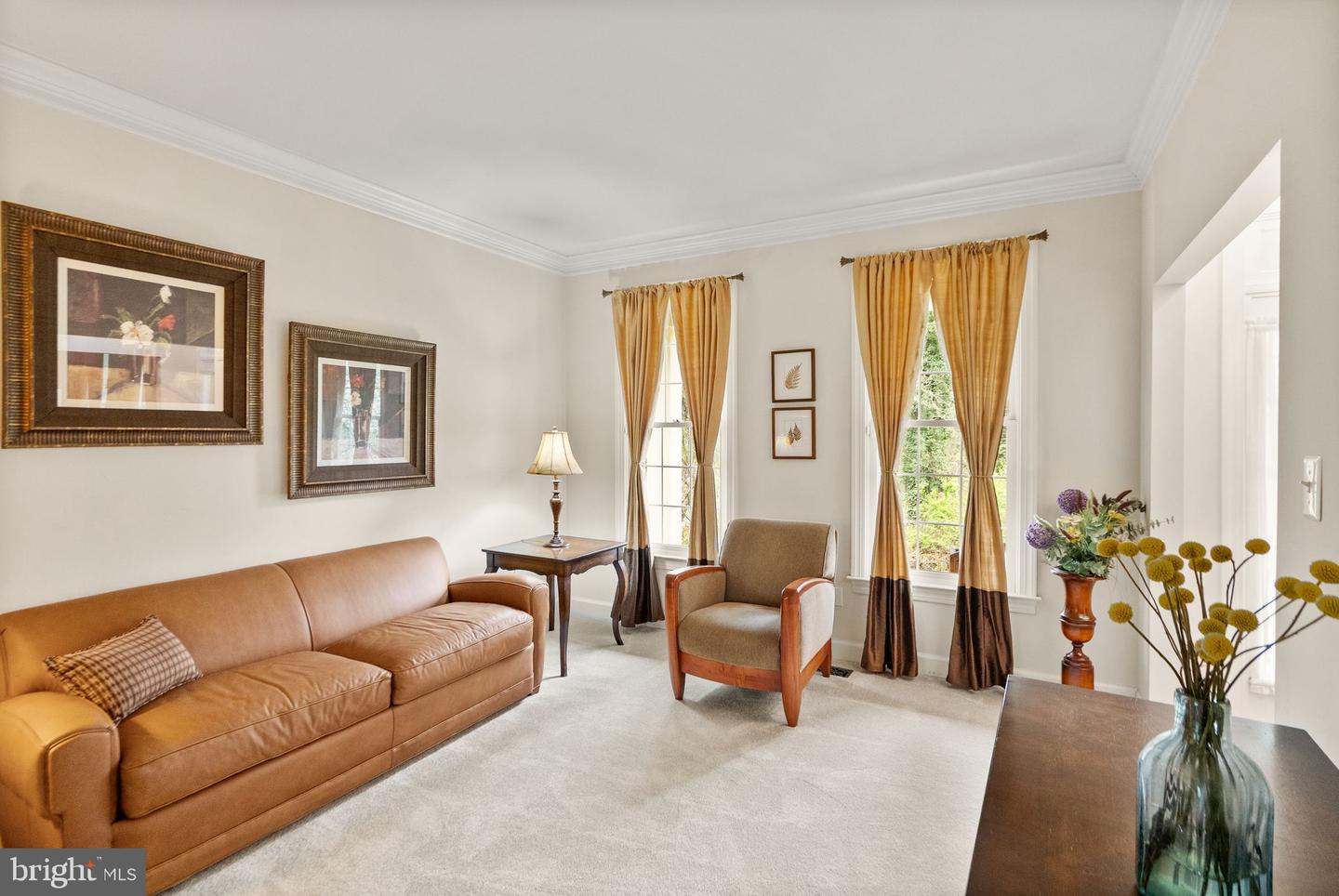 11820 POPES HEAD RD, FAIRFAX, Virginia 22030, 5 Bedrooms Bedrooms, ,4 BathroomsBathrooms,Residential,For sale,11820 POPES HEAD RD,VAFX2234476 MLS # VAFX2234476