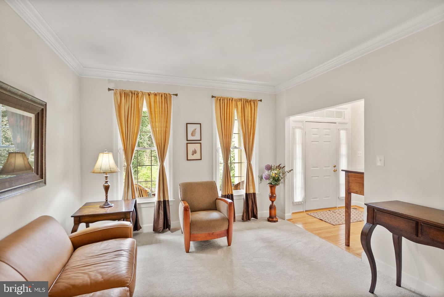 11820 POPES HEAD RD, FAIRFAX, Virginia 22030, 5 Bedrooms Bedrooms, ,4 BathroomsBathrooms,Residential,For sale,11820 POPES HEAD RD,VAFX2234476 MLS # VAFX2234476