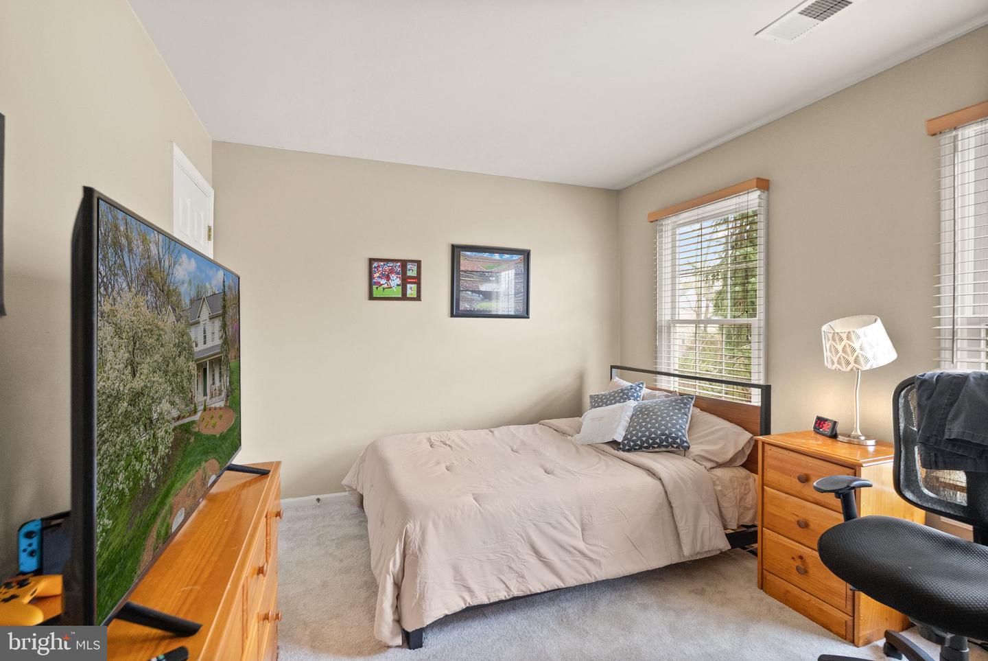 11820 POPES HEAD RD, FAIRFAX, Virginia 22030, 5 Bedrooms Bedrooms, ,4 BathroomsBathrooms,Residential,For sale,11820 POPES HEAD RD,VAFX2234476 MLS # VAFX2234476