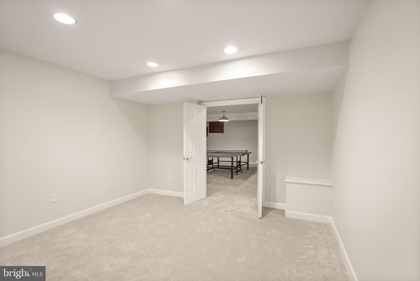 11820 POPES HEAD RD, FAIRFAX, Virginia 22030, 5 Bedrooms Bedrooms, ,4 BathroomsBathrooms,Residential,For sale,11820 POPES HEAD RD,VAFX2234476 MLS # VAFX2234476