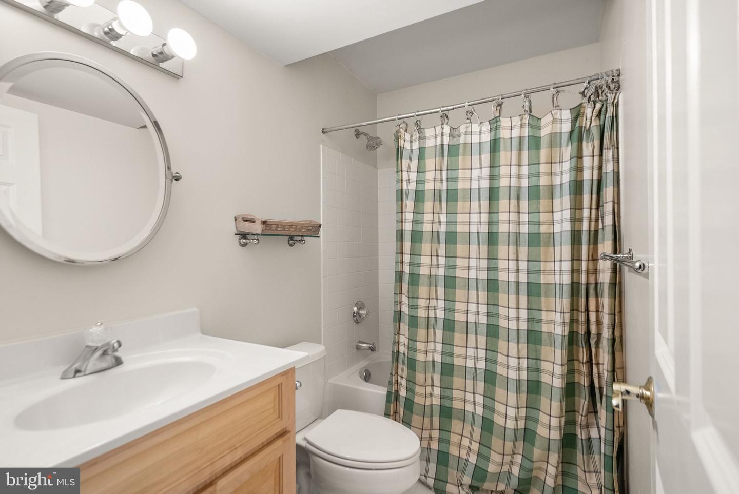 11820 POPES HEAD RD, FAIRFAX, Virginia 22030, 5 Bedrooms Bedrooms, ,4 BathroomsBathrooms,Residential,For sale,11820 POPES HEAD RD,VAFX2234476 MLS # VAFX2234476