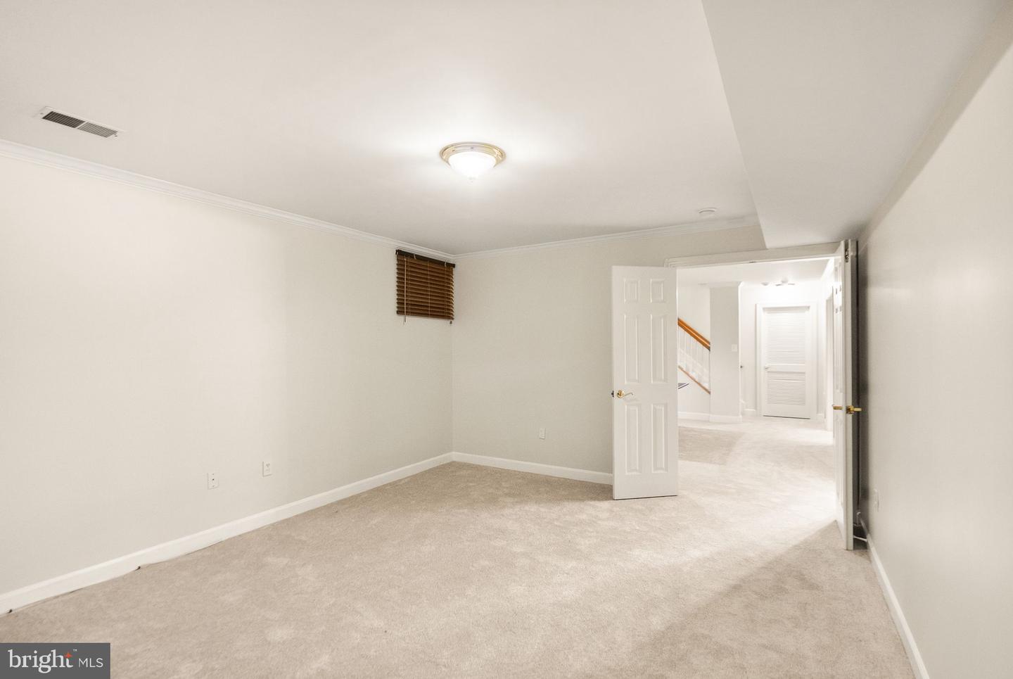 11820 POPES HEAD RD, FAIRFAX, Virginia 22030, 5 Bedrooms Bedrooms, ,4 BathroomsBathrooms,Residential,For sale,11820 POPES HEAD RD,VAFX2234476 MLS # VAFX2234476