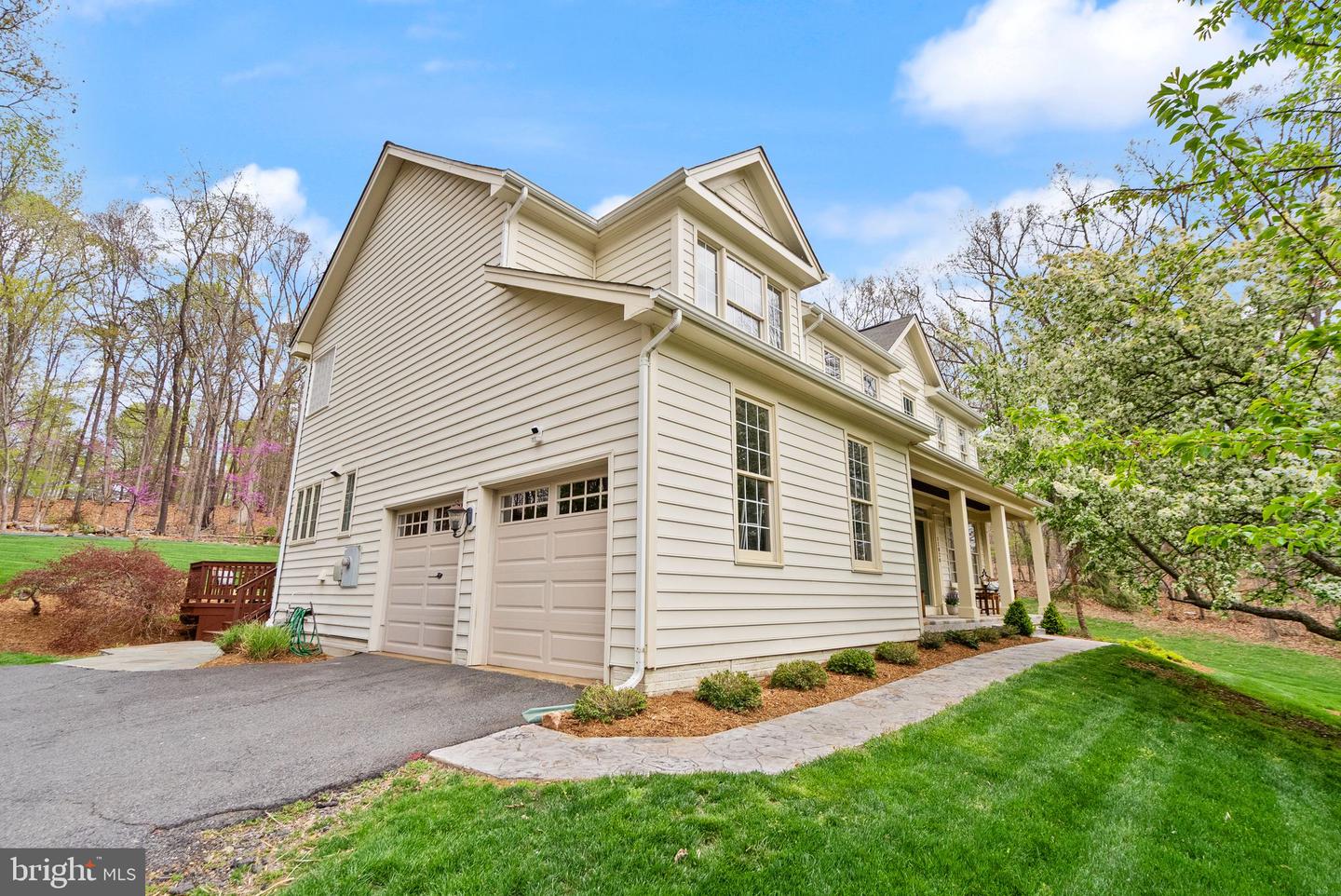 11820 POPES HEAD RD, FAIRFAX, Virginia 22030, 5 Bedrooms Bedrooms, ,4 BathroomsBathrooms,Residential,For sale,11820 POPES HEAD RD,VAFX2234476 MLS # VAFX2234476